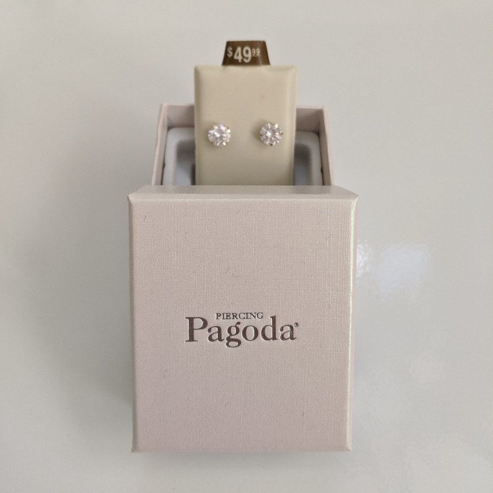 10K Yellow Gold Earrings 6mm Round Cubic Zirconia